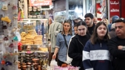 شهروندان تهرانی در بازار تجریش