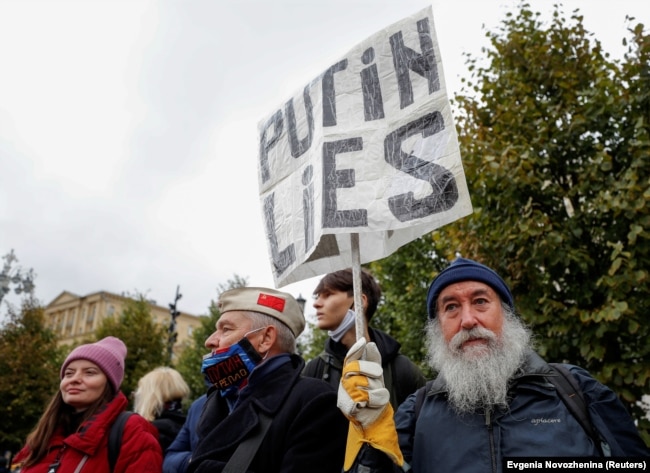 A protester at the demonstration in Moscow on September 25.