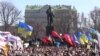 Шевченка в Києві «засипали» квітами