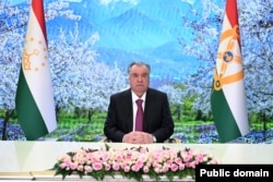 Раҳмоннинг Хитой раҳбарига табрик йўллаган видеосидан олинган тасвир.