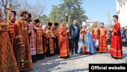 Зустріч Благодатного вогню в Олександро-Невському соборі Сімферополя. 12 квітня 2015 року