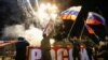 Прарасейскія актывісты сьвяткуюць на вуліцах Данецку 21 лютага 2022