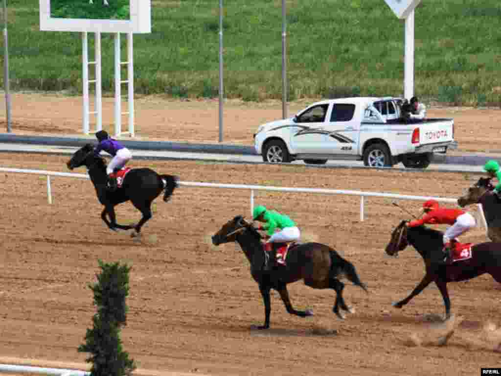 Ahal-teke atlarynyň baýramçylygy #22