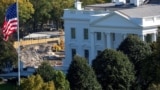 Белый дом со снесенным Восточным крылом.