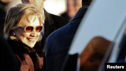 Secretarul de stat Hillary Clinton la sosirea la Moscova
