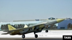 A second prototype of the fifth-generation T-50 fighter takes off for its maiden flight in Komsomolsk na Amure in March 2011.