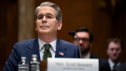 وزیر خزانه‌داری آمریکا در جلسه استماع بودجه سنای آمریکا، چهارشنبه ۲ اردیبهشت