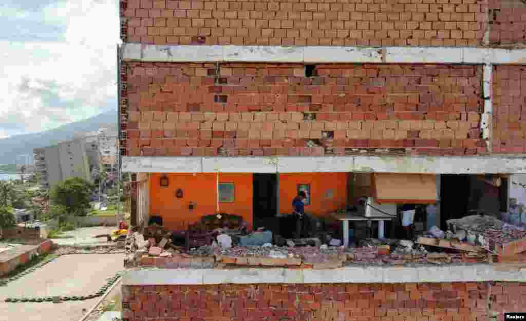 Un apartament „descoperit” de cutremure la La Guaira. 