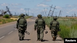 Российские военные в районе города Марьинка Донецкой области Украины
