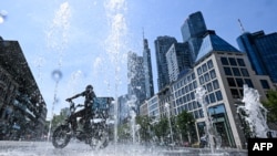 Në Frankfut të Gjermanisë, temperaturat arritën në 39 gradë Celsius më 26 qershor.