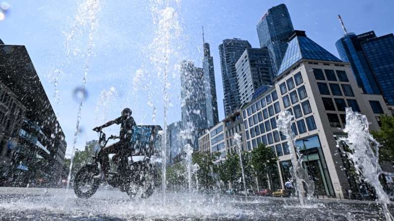 Europe's heatwave continues, causing hundreds of deaths and new temperature records