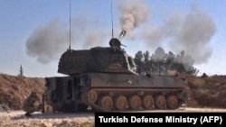 Фото Міноборони Туреччини, за повідомленням, показує роботу турецької самохідної артилерії по цілях сирійського режиму, Ідліб, Сирія, 28 лютого 2020 року