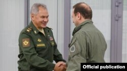 Министры обороны России и Армении, Сергей Шойгу и Давид Тоноян (архив)