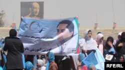 صد ها تن از زنان افغان حمایت شان را از کاندیداتوری داکتر عبدالله عبدالله اعلام کردند