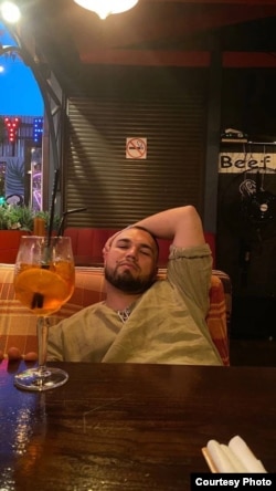 Капитан Роман Сергеевич Бондарев из части №11120, которого срочники обвиняют в пытках и принуждении к контракту
