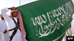 Some Saudi commentators fear that IS will destabilize domestic society. 