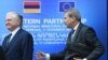 Armenia - Foreign Minister Edward Nalbandian (L) and the EU's Commissioner for European Neighborhood Policy Johannes Hahn hold a meeting on the EU's Eastern Partnershi program in Yerevan, 17Nov2016.