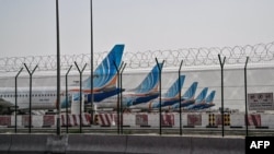 Самалёты FlyDubai, архіўны здыма