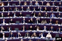 More than 560 members of the European Parliament voted in favor of the resolution condemning Iran, with less than 60 voting against. (file photo)