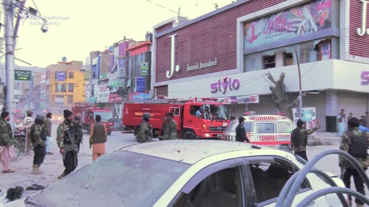 Suicide Bomber Strikes Radical Sunni Islamist Rally In Pakistan suicide-bomber-strikes-radical-sunni-islamist-rally-in-pakistan