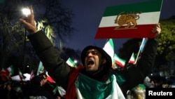 "Иранда эл жалпы колдой турган бир лидер жок"