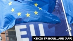 Zastava EU ispred sedišta Evropske komisije u Briselu, maj 2021.