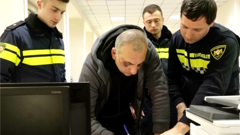 შსს-ს ცნობით, „შენიღბულმა ალეკო ელისაშვილმა სასამართლოს კანცელარიის დაწვა სცადა“