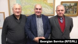 გია გვაზავა, ვახტანგ ყოლბაია და ჯემალ გამახარია პრაღაში, რადიო თავისუფლების ქართულ რედაქციაში