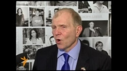 Ambasadorul american William Moser în studioul Europei Libere la Chișinău