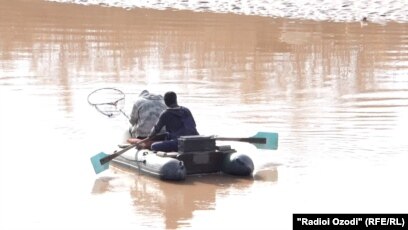 Жігіт желіде ұйықтап жатқанда блять