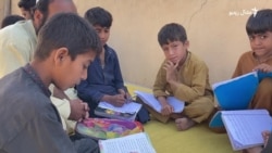 په کواټ کې افغان ماشومانو زده کړې څنګه جاري ساتلې دي؟