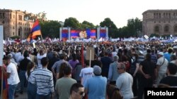 Armenia - The opposition Hayastan alliance led by former President Robert Kocharian holds its last campaign rally in Yerevan, June 18, 2021.