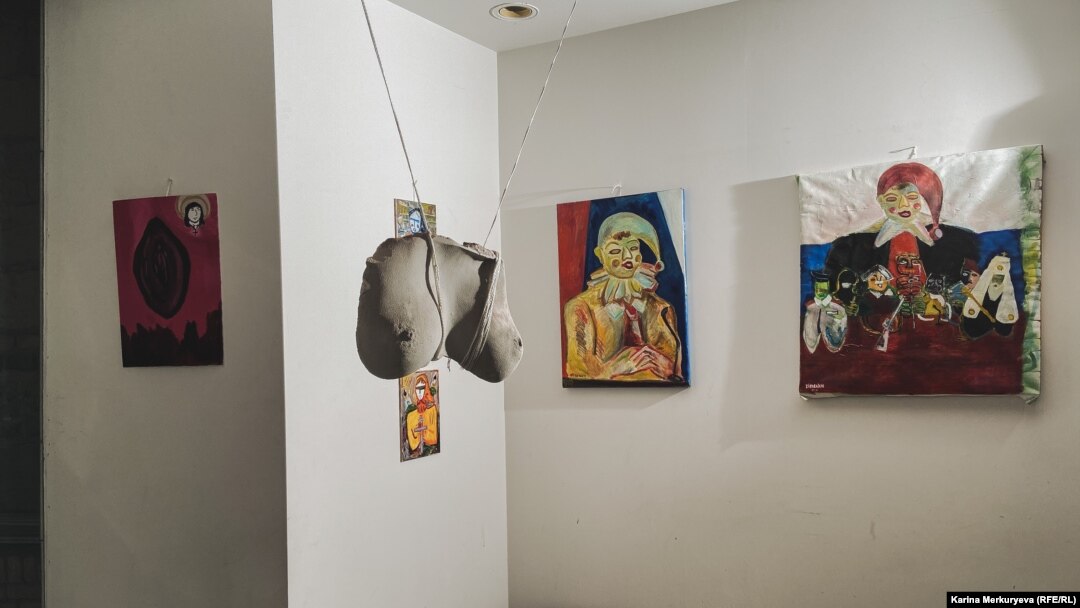 В одном из залов экспозиции "Покажи мне любовь"