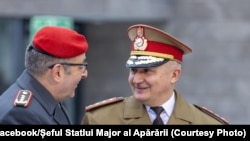 Șeful Statului Major al Apărării din România, generalul Gheorghiță Vlad, și șeful Bundeswehr, generalul Carsten Breuer, Berlin, 28 ianuarie.