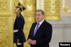 იური უშაკოვი