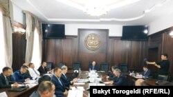 Комиссиянын отуруму. 