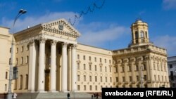 Будынак КДБ у Менску. Архіўнае фота