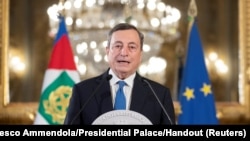 Mario Draghi u obraćanju medijima nakon razgovora sa italijanskim predsjednikom Sergijom Mattarellom, Rim (3. februar 2021.)