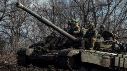 Украинската армия съобщи в неделя че е отблъснала над 130