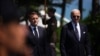 Francuski predsjednik Emmanuel Macron (lijevo) i američki predsjednik Joe Biden (desno) prisustvuju 80. godišnjici iskrcavanja saveznika iz Drugog svjetskog rata u Normandiji 6. juna