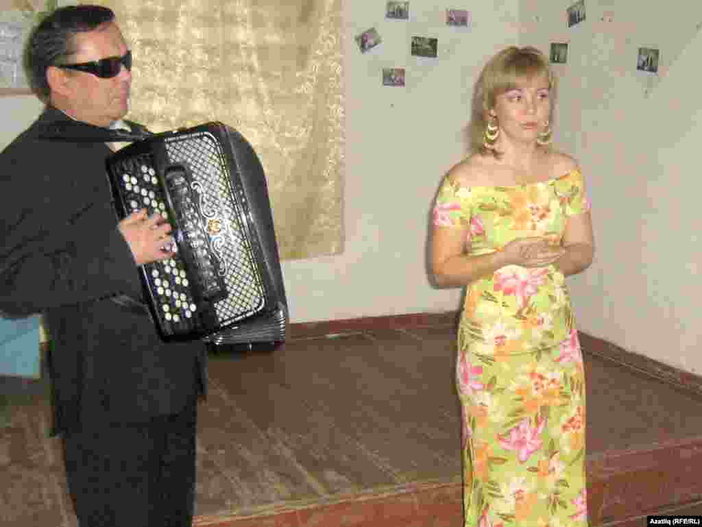 Ишәй авылы клубында Закир Шаһбан һәм Резедә Әхмәтшина