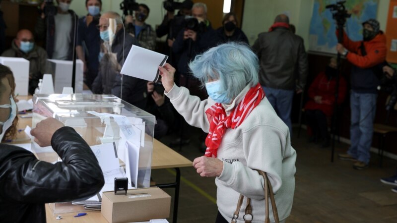 Бугарија - По преброени 61% од гласовите, води ГЕРБ, Каракачанов под цензусот