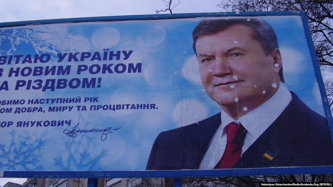 Объединенная оппозиция готовится к совместной борьбе с Виктором Януковичем. В окружении президента Украины не считают опасность реальной.