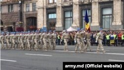 Militari moldoveni la o paradă de Ziua Independenței la Kiev.