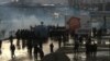 Policija, protestanti i dim od suzavca - incident kod Podujeva, 14. januar 2012.