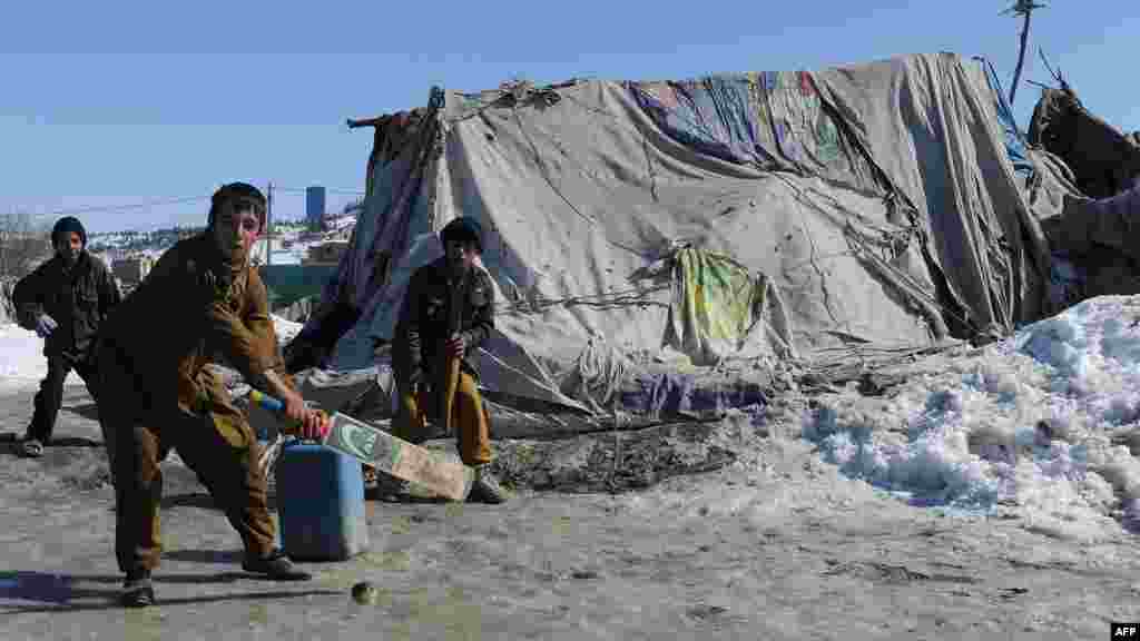 Kamp refugjat&euml;sh n&euml; Kabul, Afganistan...