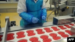 Илустрација: Фабрика за производство на храна. 