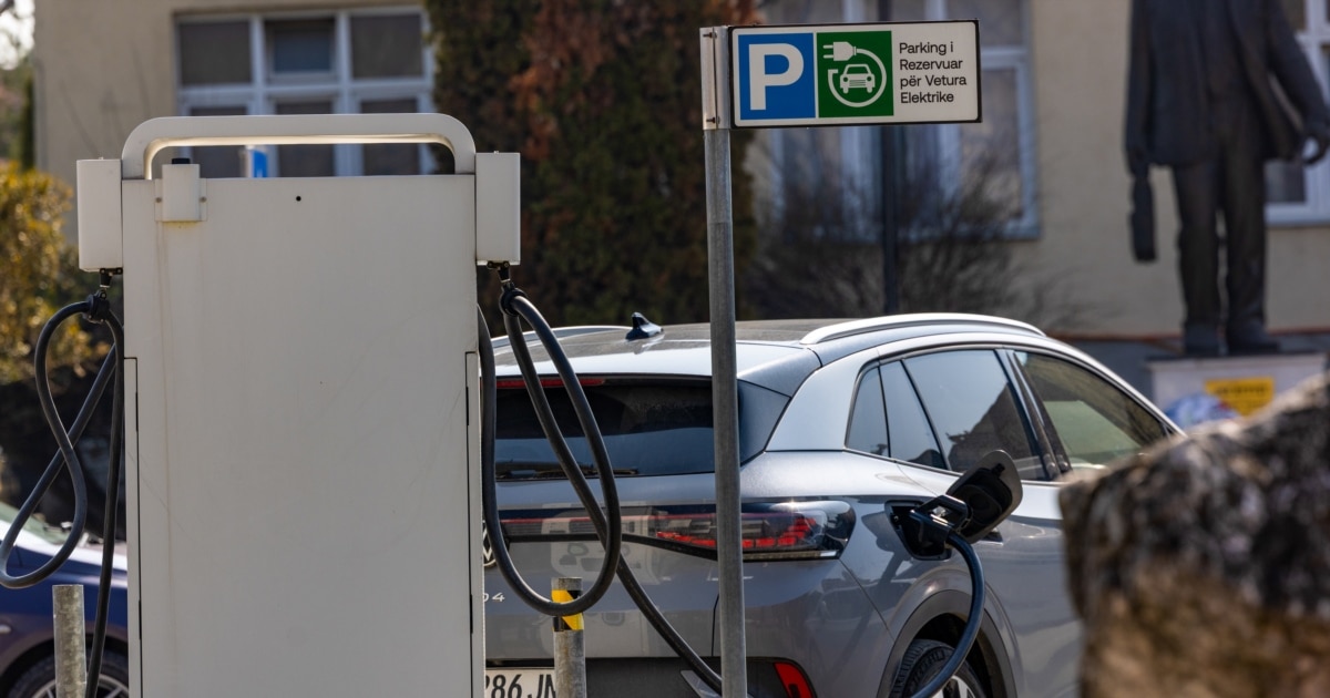 Veturat elektrike në fokus mes shtrenjtimit të naftës  A ia vlejnë 