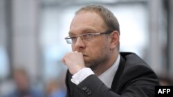Сергій Власенко захищав Юлію Тимошенко як громадський захисник, але не як професійний адвокат