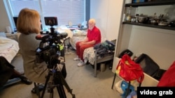 Георгій Батринча, пенсіонер із Одещини, у своїй кімнаті у притулку для українців з тимчасовим захистом у Брюсселі, Бельгія